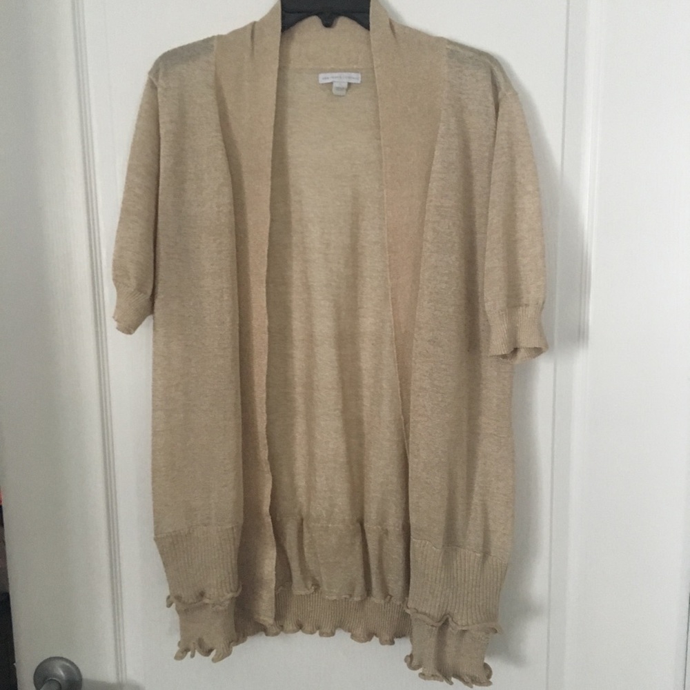 Gold short sleeved sweater